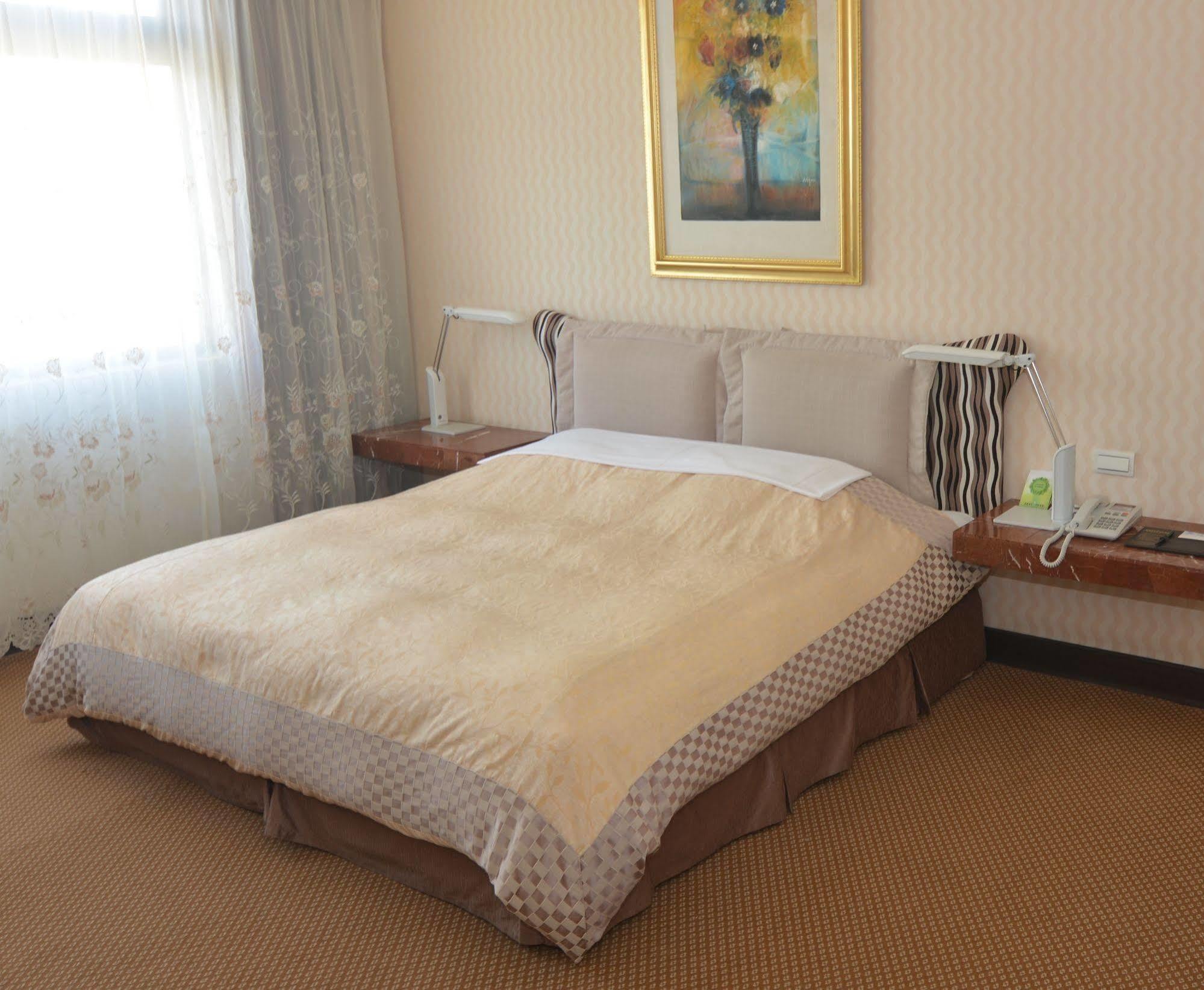 Kingship Hotel Kaohsiung Inter Continental מראה חיצוני תמונה
